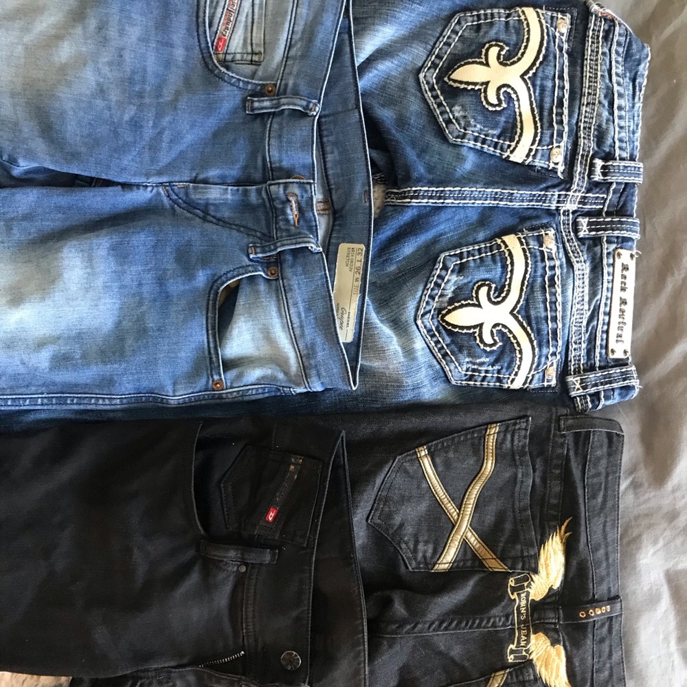 Four pairs of name brand jeans!!! 👖